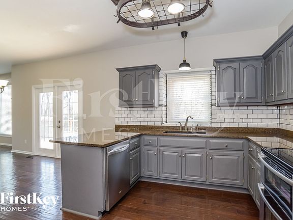 4th image of 15688 Downing Ct
