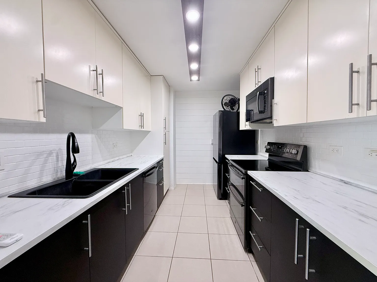 2 bed, 1244 sqft, $3,250 — Photo 4