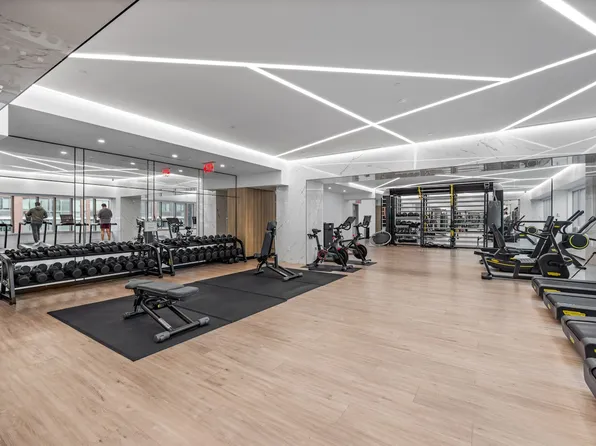 46-30 Center Boulevard image 16 of 31