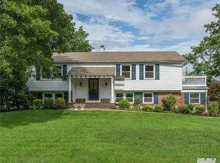 20 Franko Ln, Setauket, NY 11733