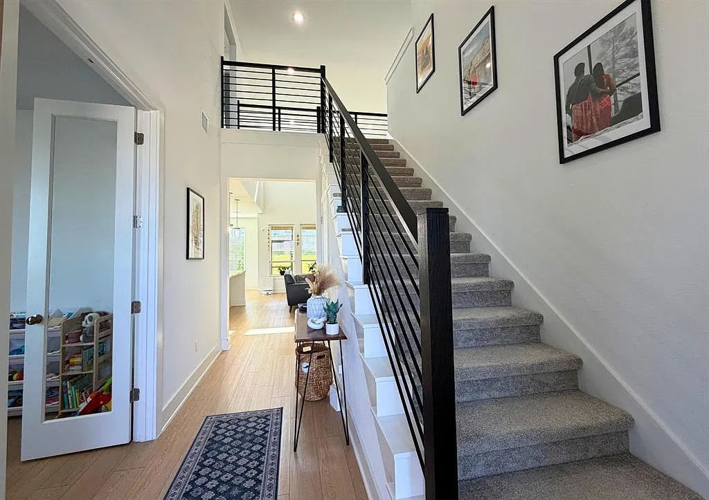 4 bed, 3.5 bath, 2528 sqft, $2,595 — Photo 3