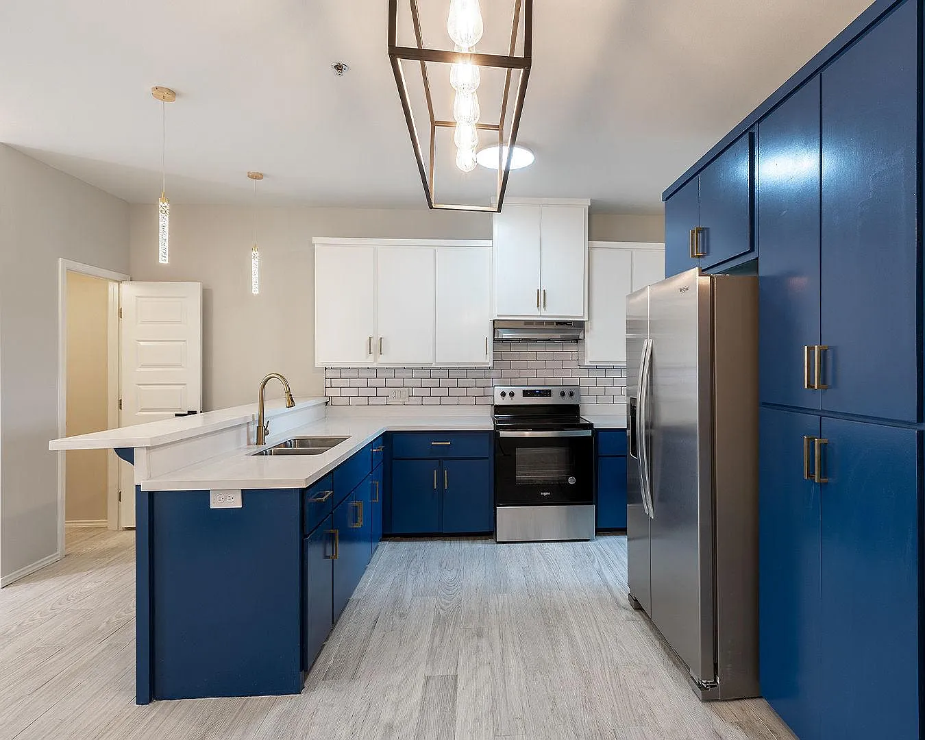 1308 W Fig Ave — Photo 2
