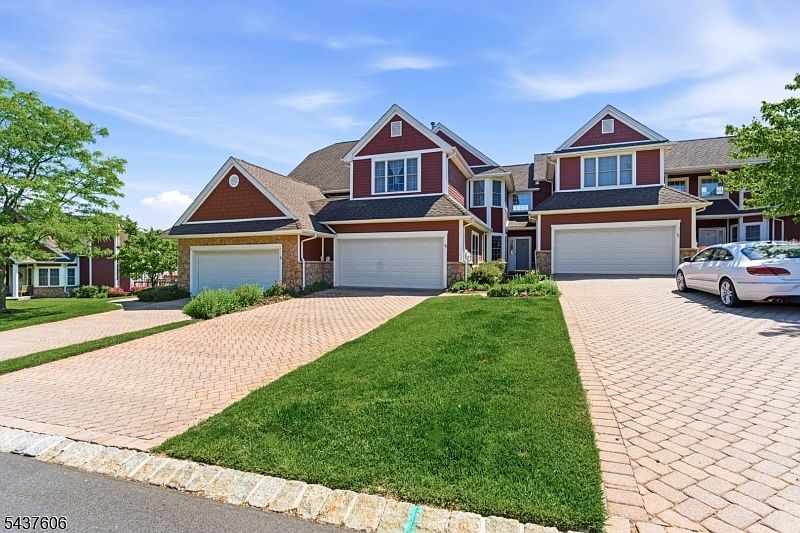 1st image of 34 Turnberry Ln