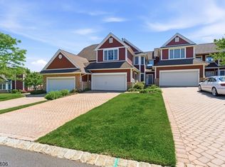 34 Turnberry Ln, Hardyston, NJ 07419
