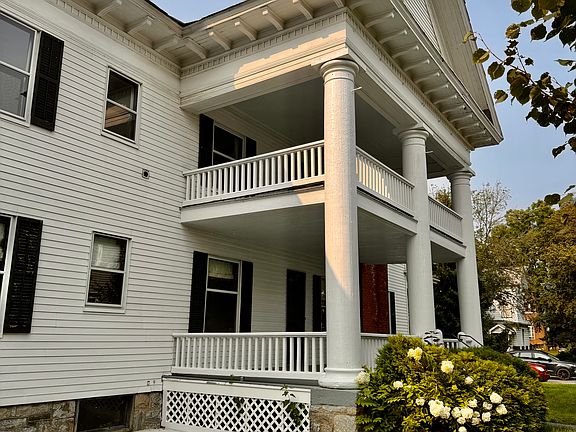 3rd image of 492 Glen St #B