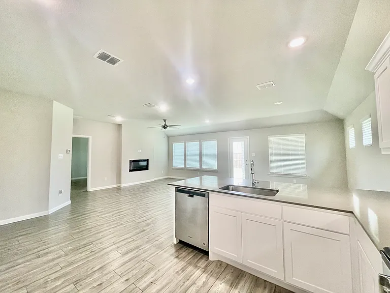 525 Ardsley Ln — Photo 27
