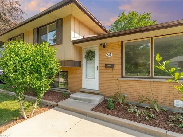 64 Warren Rd, Kitchener, ON N2M 4T4