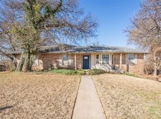 1509 Winding Creek Rd, Moore, OK 73160