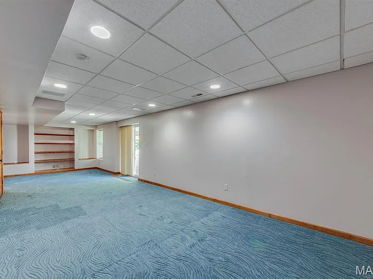 340 Emmanuel Ct — Photo 40