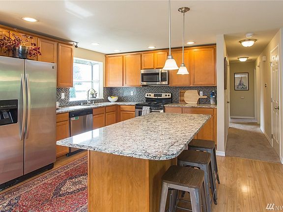 3rd image of 6202 96th St NE