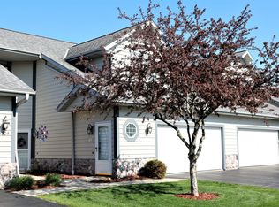 5306 S Hidden Dr, Greenfield, WI 53221