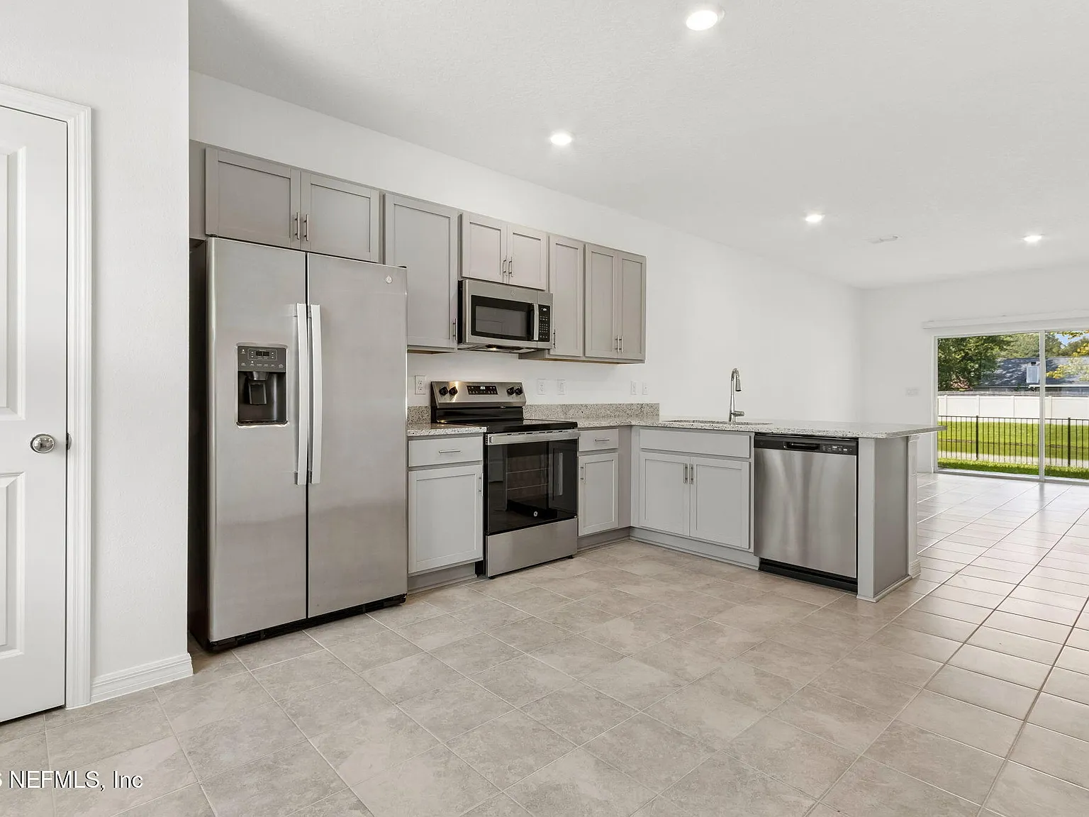 2 bed, 2.5 bath, 1164 sqft, $1,650 — Photo 4