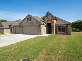 1107 Colhurste Ln, Claremore, OK 74019