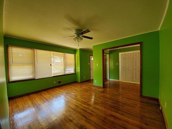 3rd image of 5553 Ash St