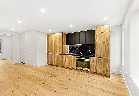 2nd image of 301 Van Brunt St #2