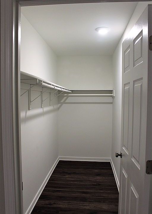 Walk in Closet - Master Bdrm