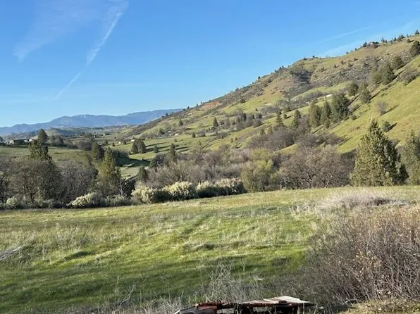 3307 Sable Ct, Hornbrook, CA 96044