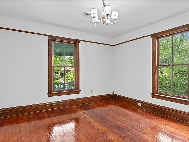 235 Elizabeth St NE #B — Photo 17