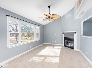 10142 Steele Rd, Edwardsville, KS 66111