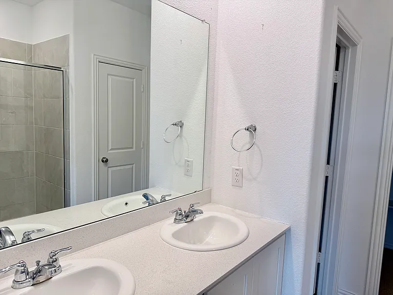 1200 Mahogany Ln — Photo 7
