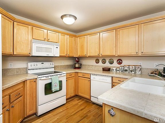 All appliances stay!