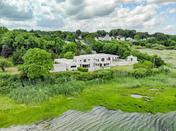 214 Sandwich St, Plymouth, MA 02360