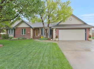 524 S Dexter Ave, Valley Center, KS 67147