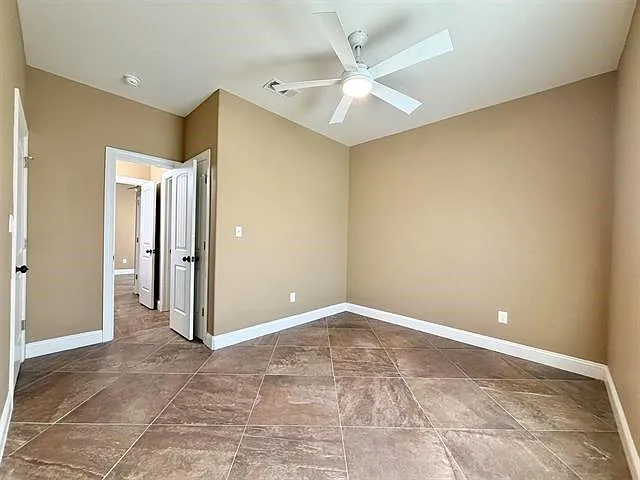 2850 Amber Ave — Photo 13