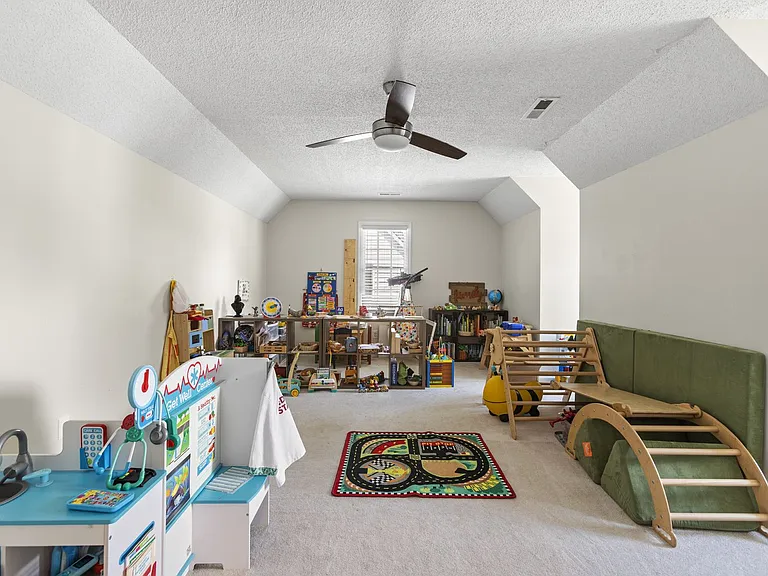 118 Archdale Dr — Photo 25