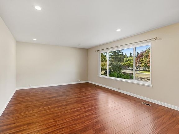 5th image of 1540 Gregory Way