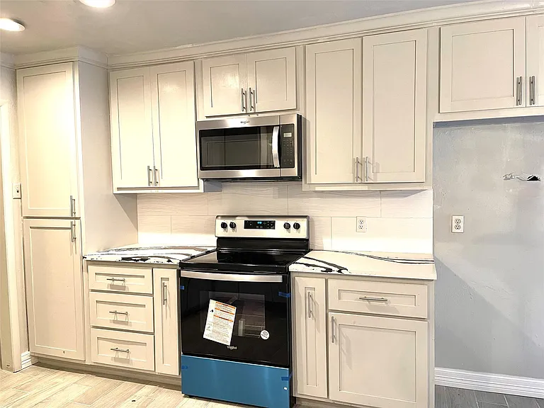 5131 Indigo St — Photo 6