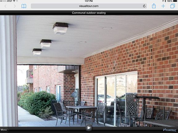 Entrance seating