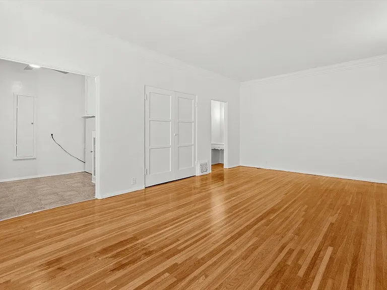 838 S Mansfield Ave #4 — Photo 6