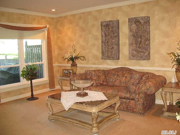 5th image of 652 Birchwood Park Dr