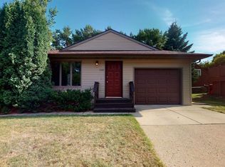 3226 Montreal St, Bismarck, ND 58503