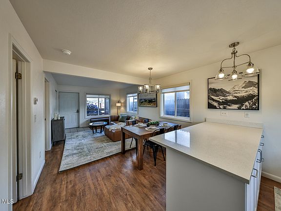 3rd image of 233 FRASER Avenue #R1
