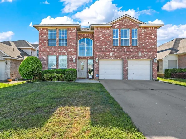 617 Crystal Brook Dr, Saginaw, TX 76179