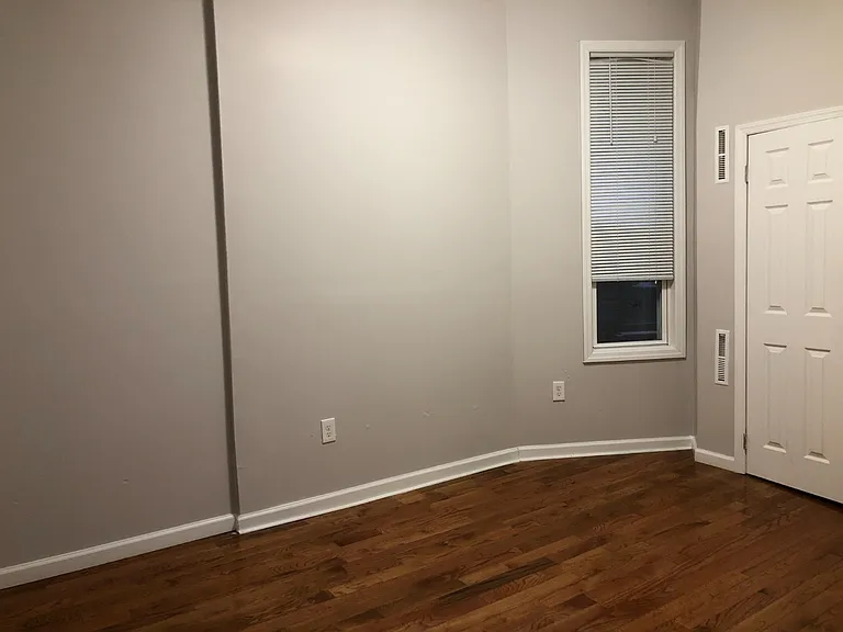98 Wayne St #8 — Photo 3
