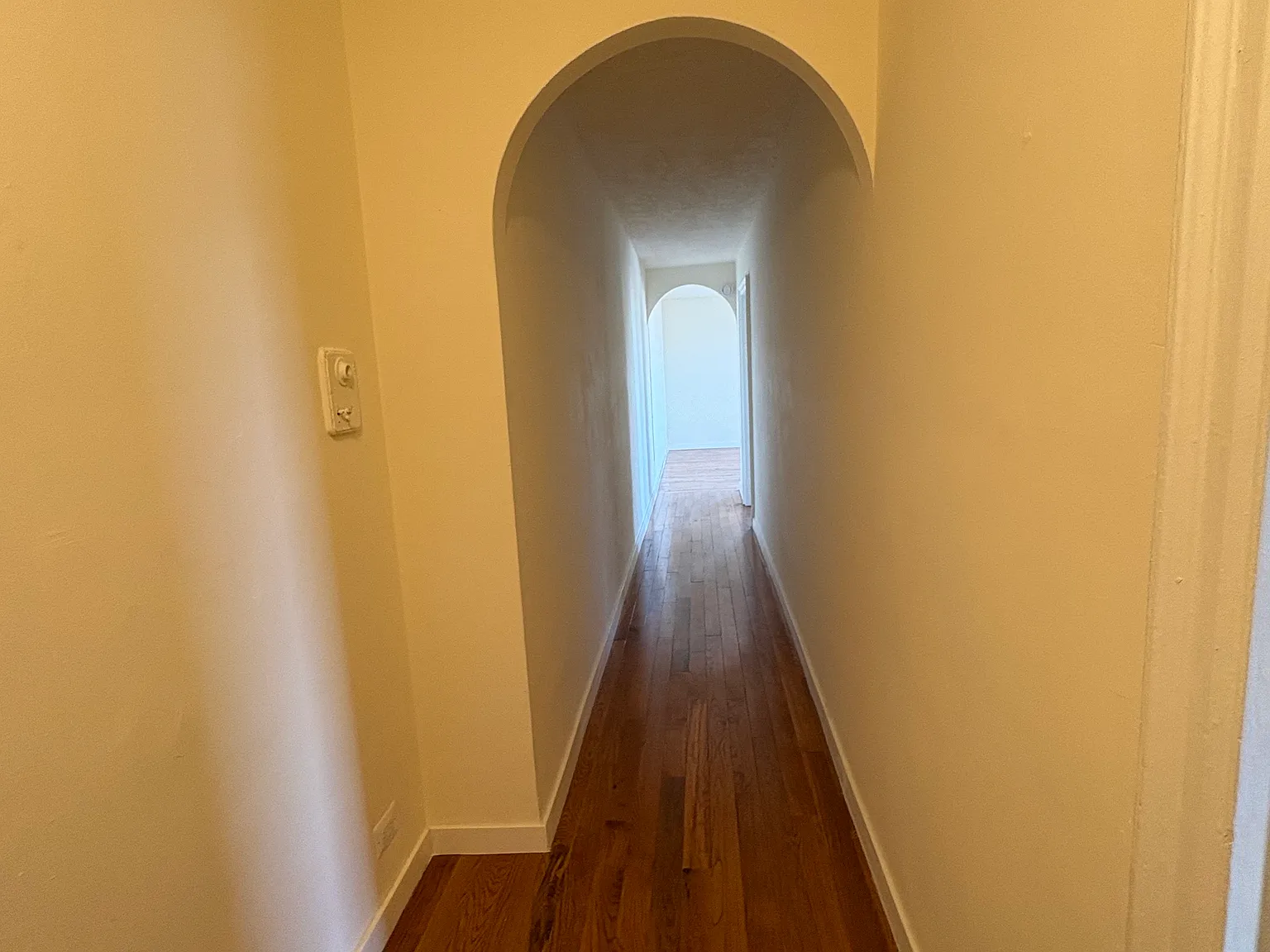 2 bed, 850 sqft, $2,500 — Photo 2