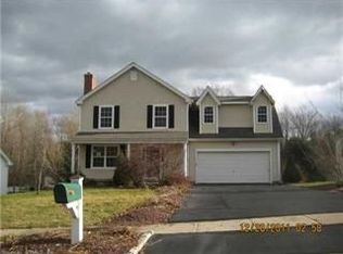 50 Dundee Dr, Cheshire, CT 06410