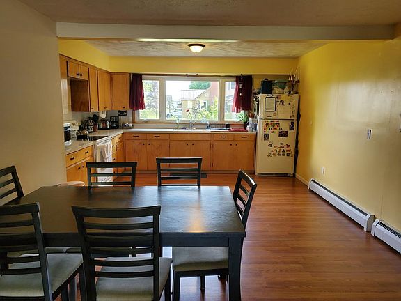 3rd image of 100 E 4th St