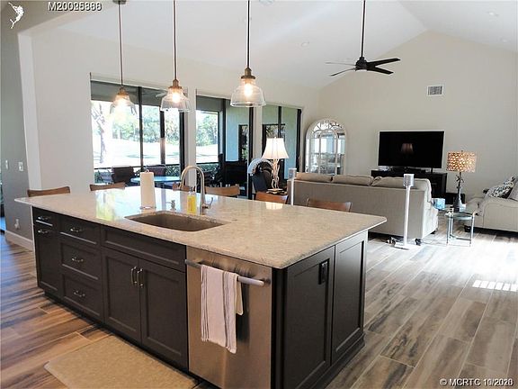5th image of 2008 NW Laurel Oak Ln