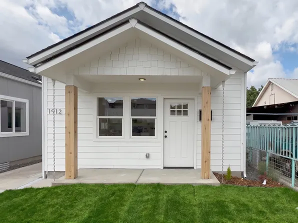 1912 W Buckeye Ave Units A & B, Spokane, WA 99205