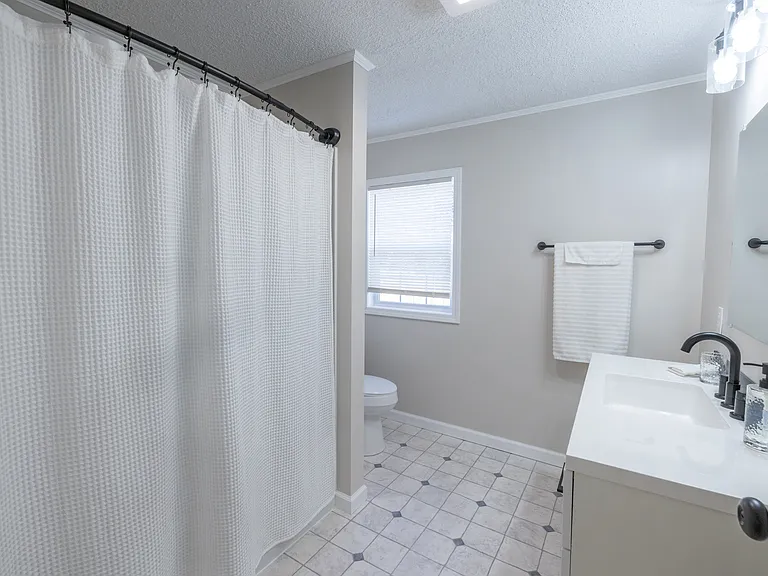 110 Couch St — Photo 18