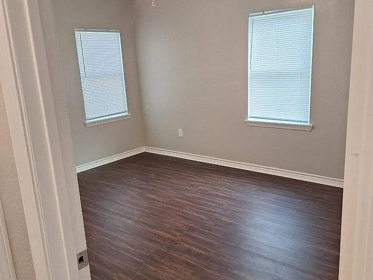402 Azalea Dr — Photo 17