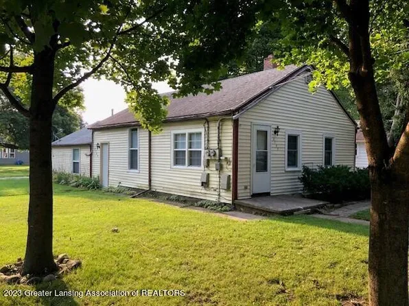 3705 Burchfield Dr, Lansing, MI 48910