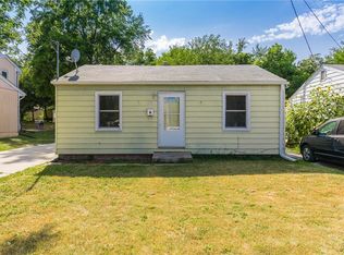 1524 Stewart St, Des Moines, IA 50316