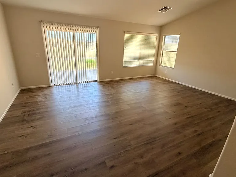 42376 W Chisholm Dr — Photo 11