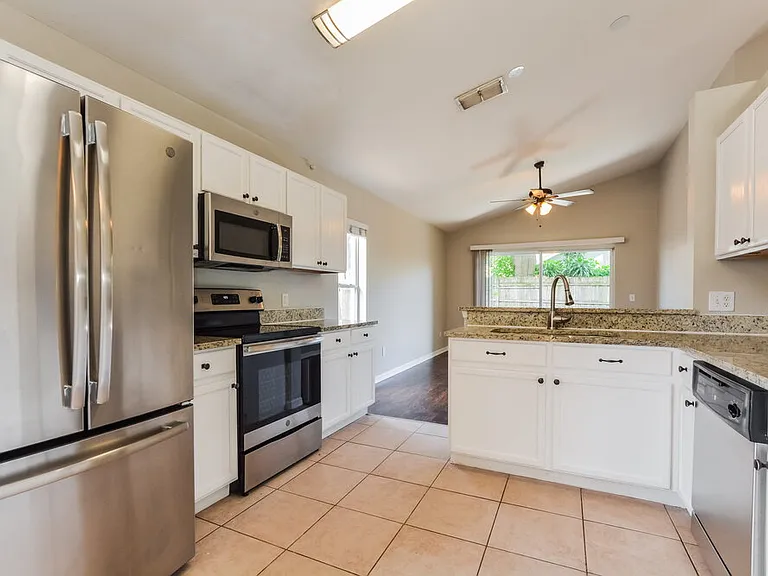 1033 Shale Trail St — Photo 8
