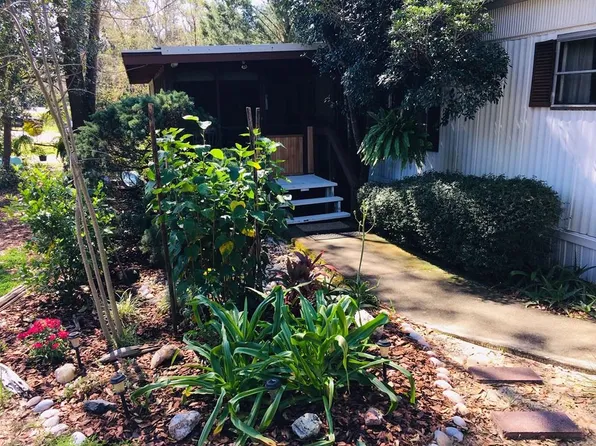 603 W 5th St, Carrabelle, FL 32322